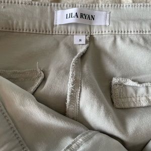 Light gray cuffed crop